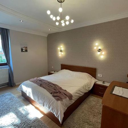 Cozy Apartment In The Old Center Of Prishtina Pristina Exterior photo