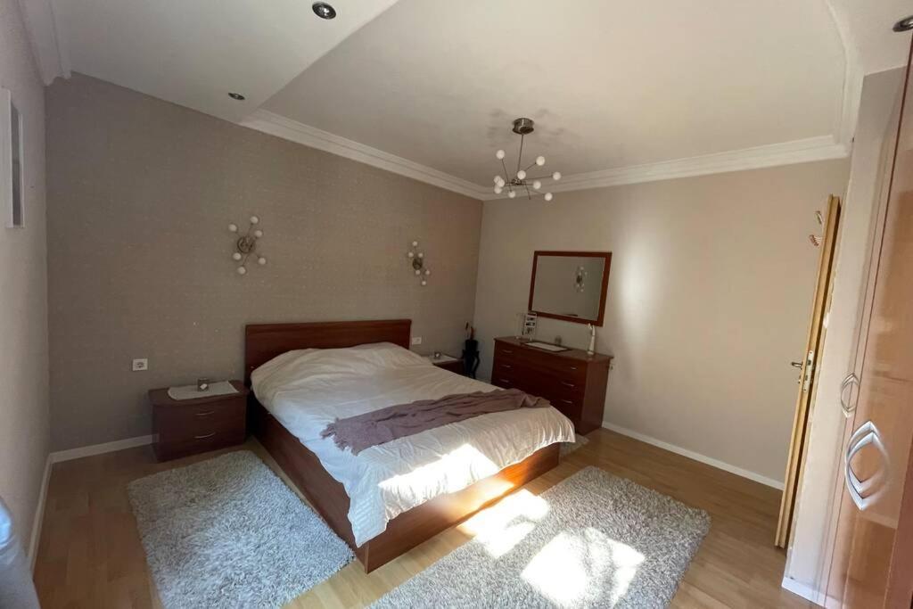 Cozy Apartment In The Old Center Of Prishtina Pristina Exterior photo